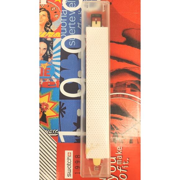 Vintage Coca-Cola Watch 30MM new old stock with the original case & new battery - Picture 9 of 9